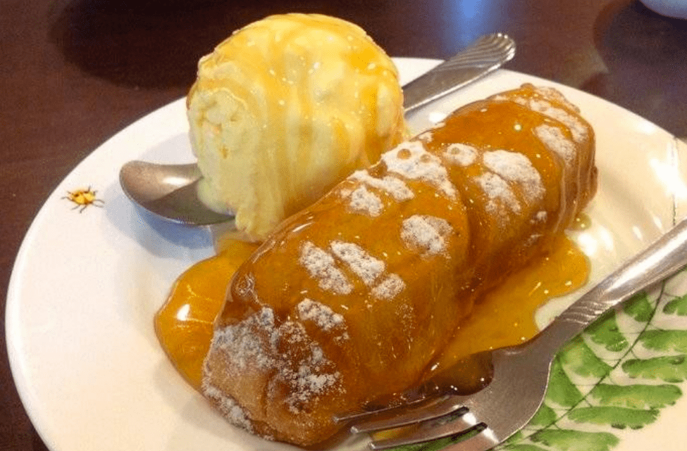 1204 Deep Fried Banana Served With Vanilla Ice Cream