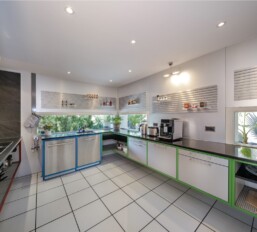 844536795 - Gallery