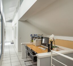 1105127133 - Gallery