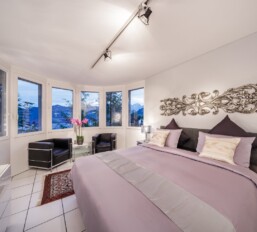 598562181 - Gallery